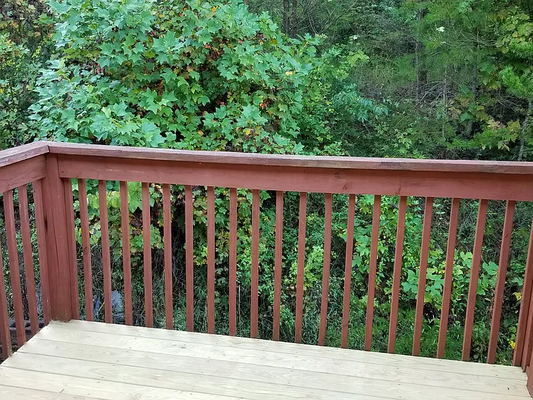 MASTER BEDROOM BACK PRIVATE BACK DECK