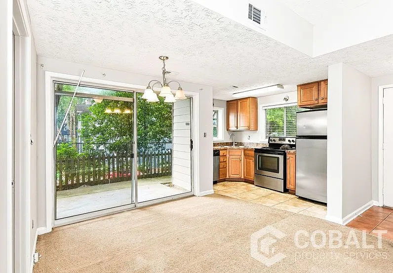 1 bed, 1.0 bath, 780 sqft, $1,295 — Photo 3