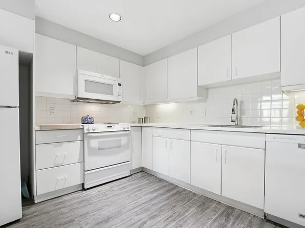 206 Shearwater Ct West image 7 of 26