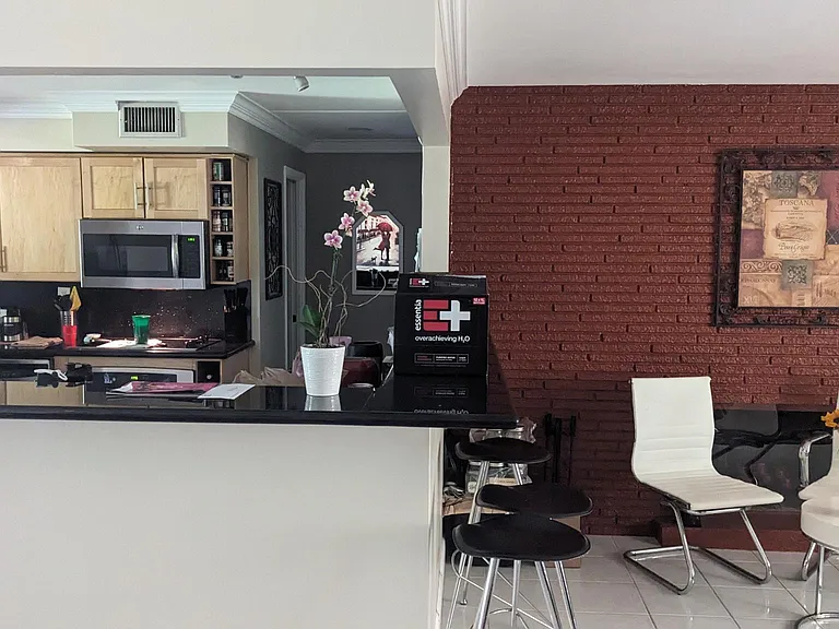 243 SW 12th Ave — Photo 6