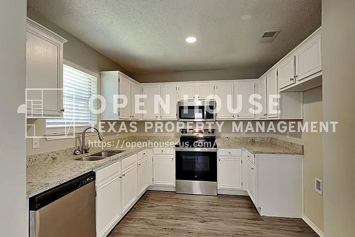5711 Sterling Green Trl — Photo 7