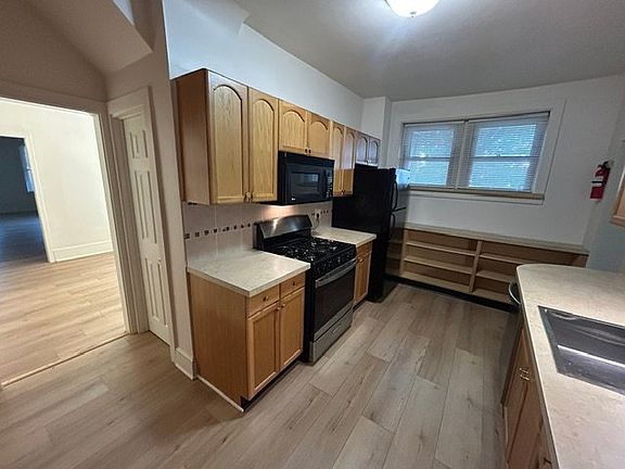 5th image of 231 W 14th St Floor 1