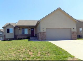 2139 Deer Trl, Junction City, KS 66441