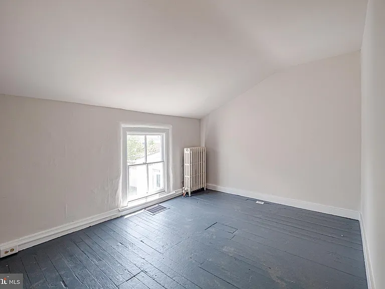 521 Maple Ave — Photo 18