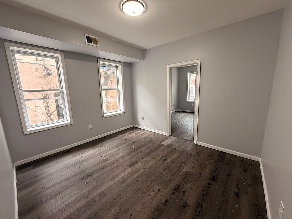 1st image of 120 Wade St #1R