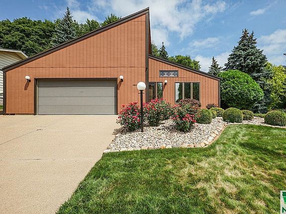 2nd image of 1423 35th St