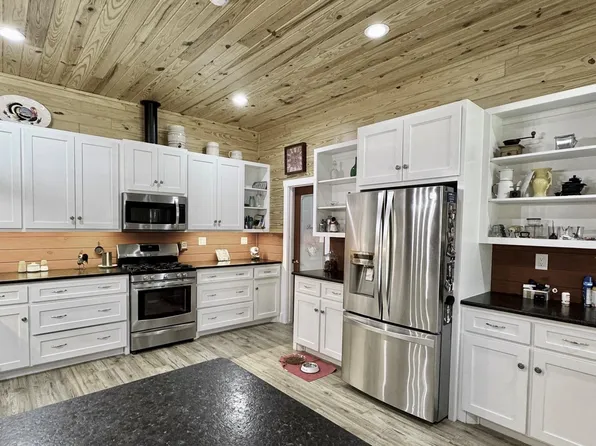 17 Mosley Ln, Huntsville, TX 77320