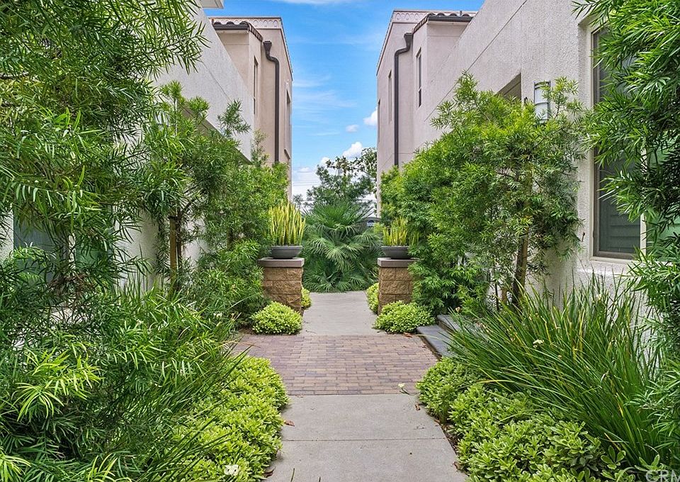 1st image of 5567 Palm Dr