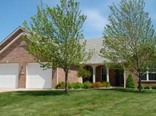 3105 S Fallbrook Ct, Blue Springs, MO 64015