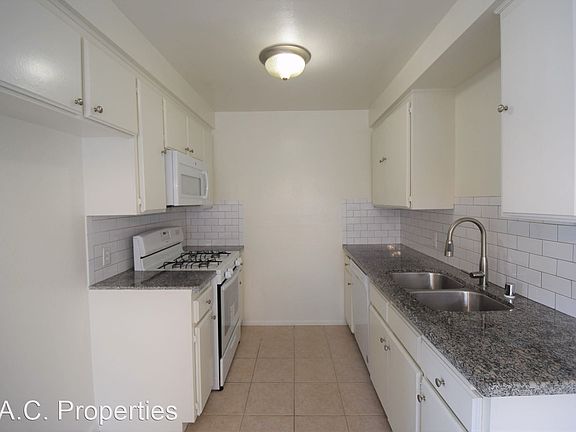 5th image of 11225 Huston St APT 305