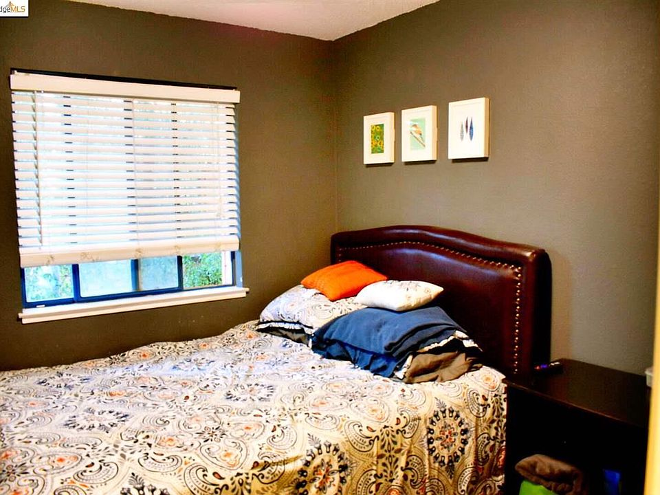 2nd image of 26541 Sunvale Ct