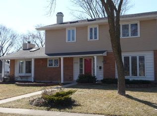 2000 Carleton Rd, Hoffman Estates, IL 60169