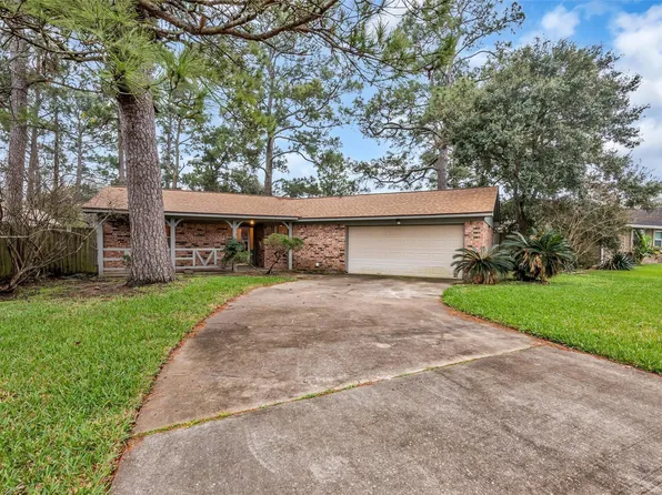 10002 Pinehurst St, Baytown, TX 77521