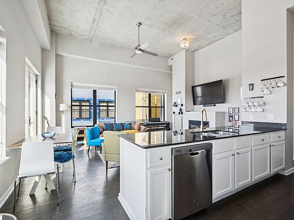 5th image of 1122 W Catalpa Ave APT 1016