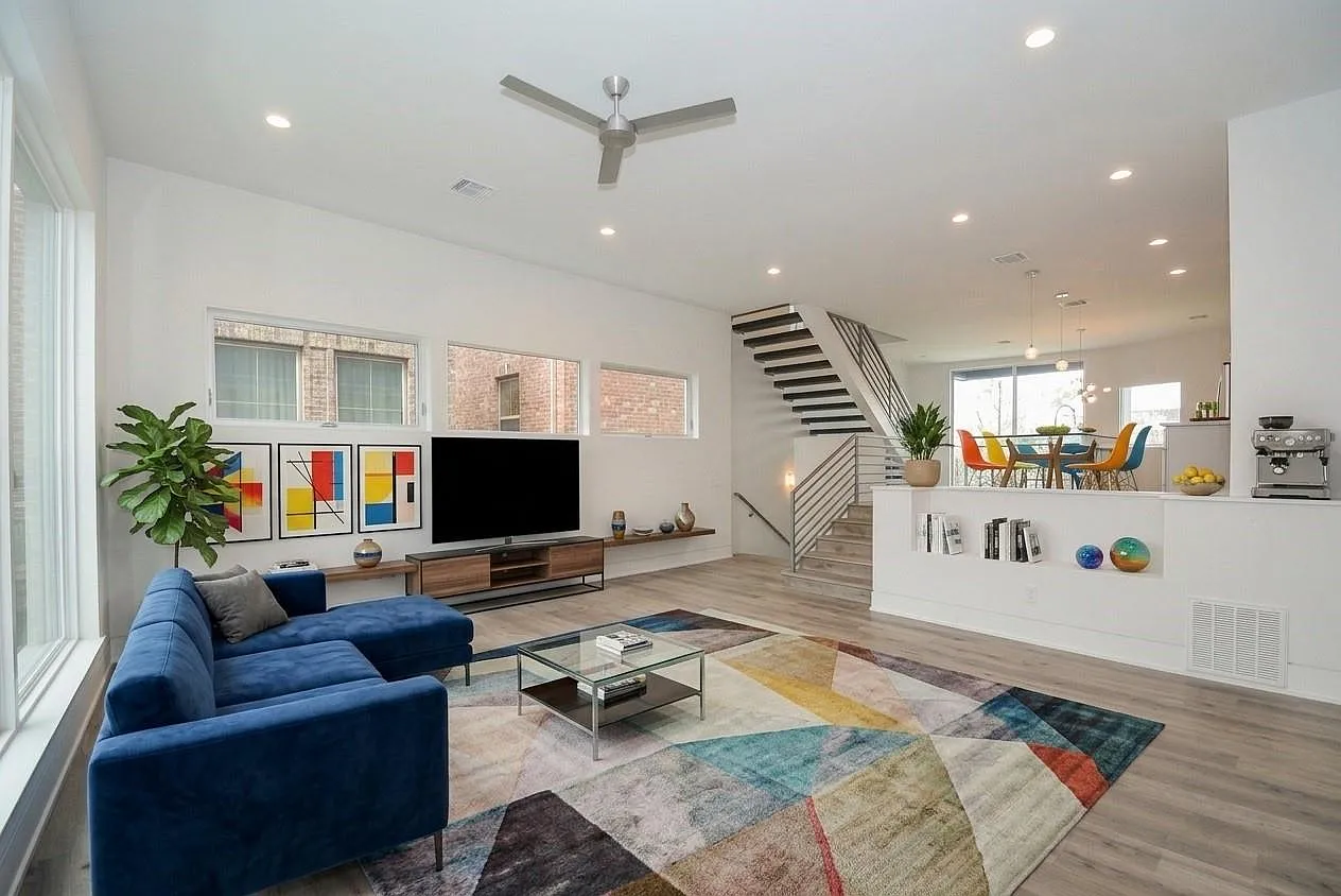 3 bed, 3.5 bath, 2510 sqft, $3,600 — Photo 1