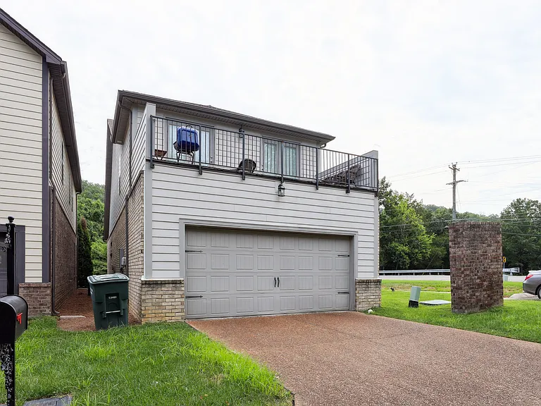 200 Cedar Place Row — Photo 32