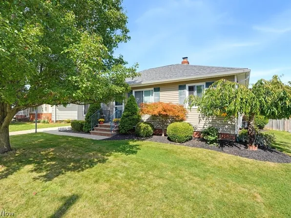 11052 Naomi Dr, Parma, OH 44130