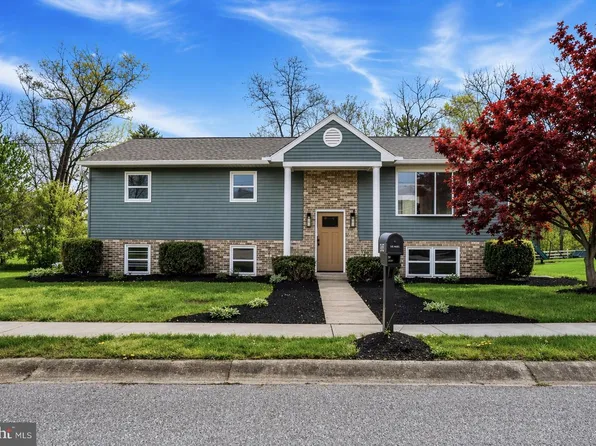 2700 Thornbridge Rd E, York, PA 17408