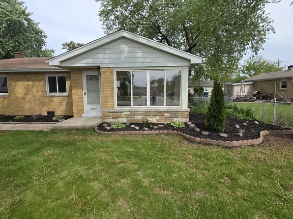 8867 S Mobile Ave, Oak Lawn, IL 60453