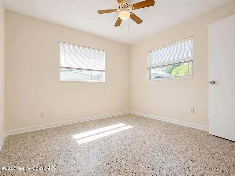 2028 Rollins Dr SE — Photo 5