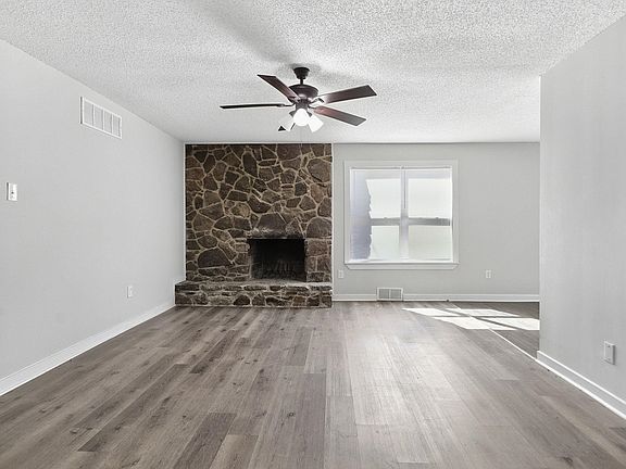 2nd image of 2413 Ridgeway Rd