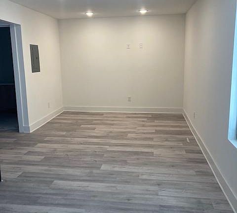 5th image of 4317 Gaston Ave APT 101