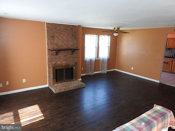 5th image of 19964 Appledowre Cir #401