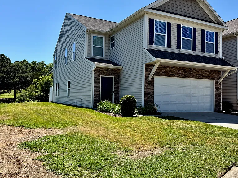 880 Summerlake Dr — Photo 3