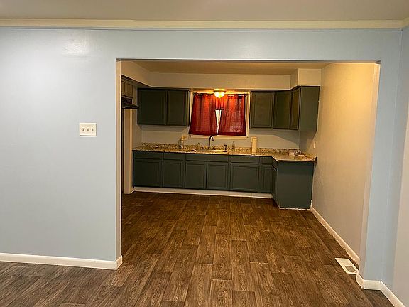4th image of 19791 Saxton Ave