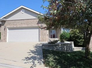 4812 Rockridge Ct, Manhattan, KS 66503