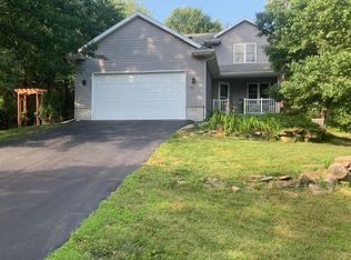 514 Saint Francis Dr, Dixon, IL 61021