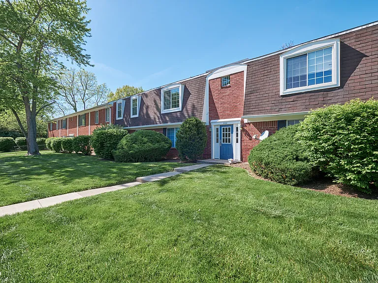 922 Hoover Village Dr #C — Photo 1