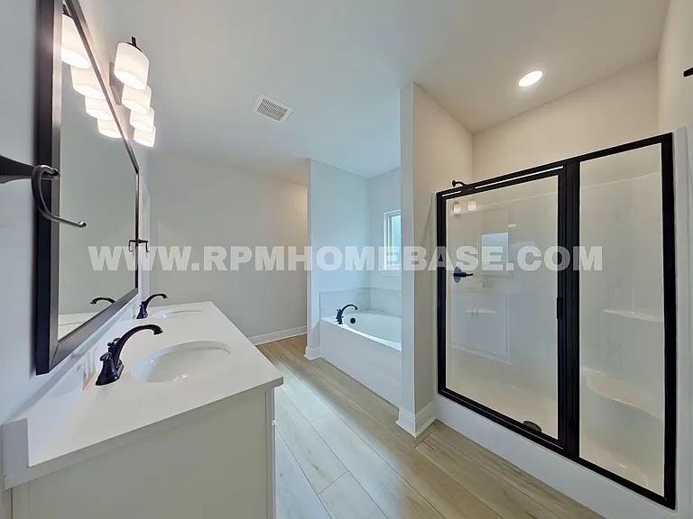 2700 Louise Dr — Photo 10