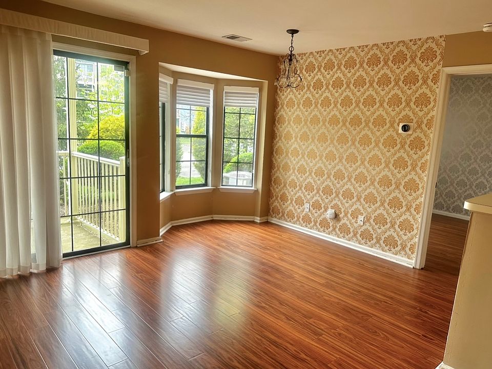 1st image of 387 Carhart Ct
