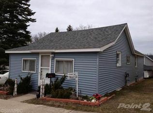 232 3rd Ave, Manistee, MI 49660