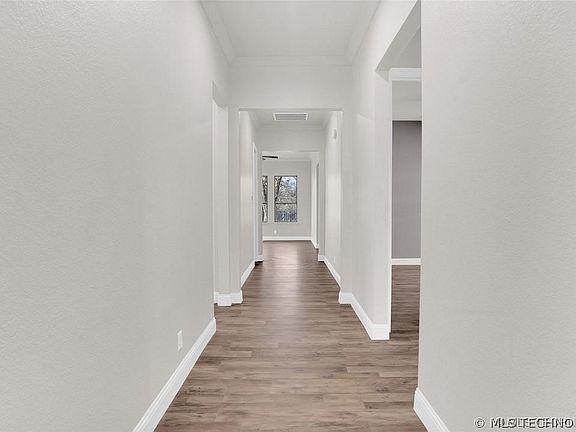 2nd image of 429 3rd Ave SE