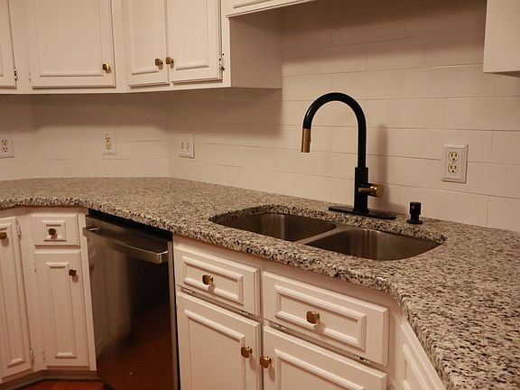 5th image of 3706 Trace Dr W