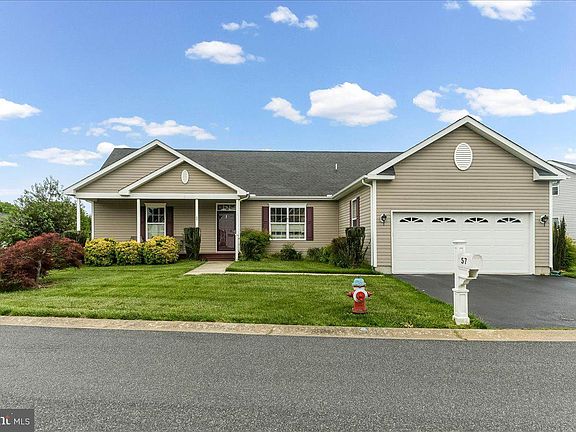2nd image of 57 Winding Carriage Ln