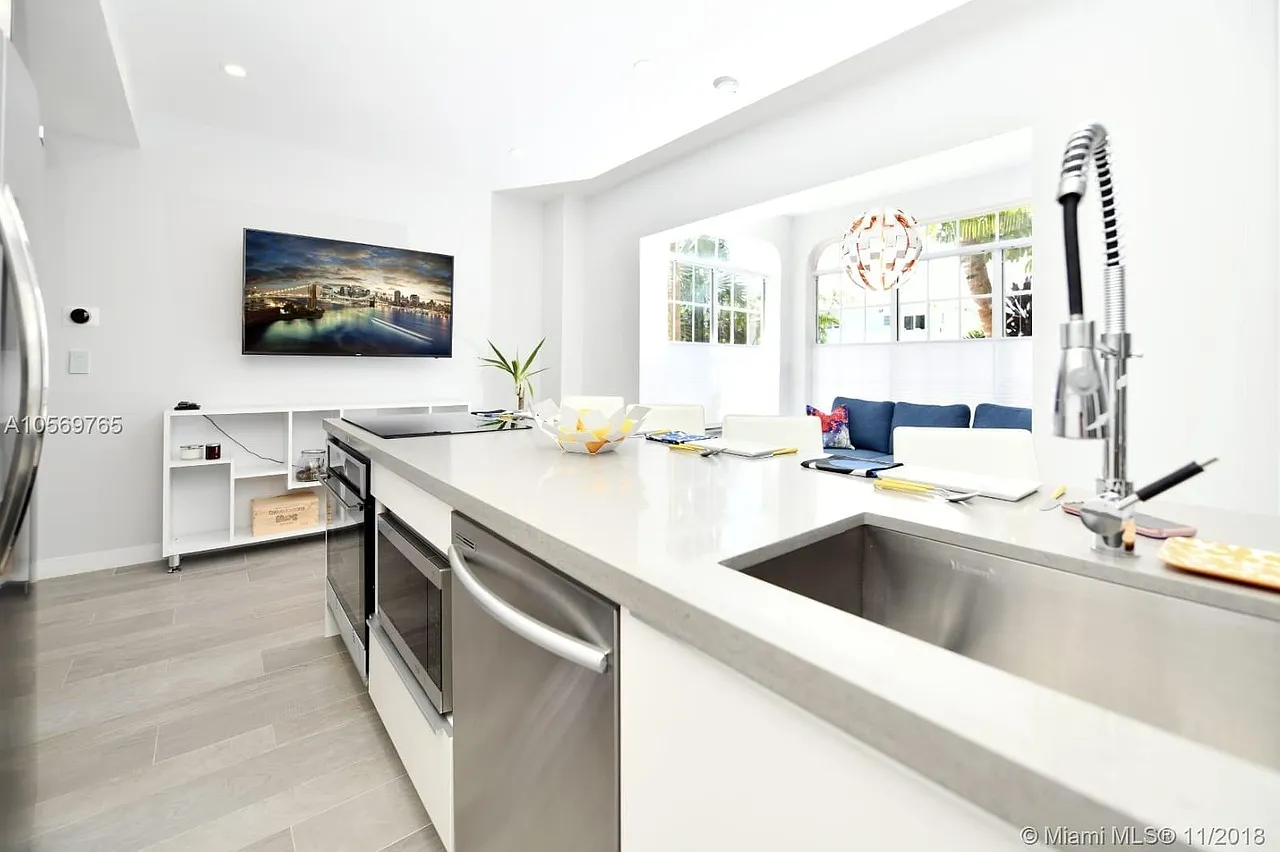 1 bed, 454 sqft, $2,350 — Photo 4
