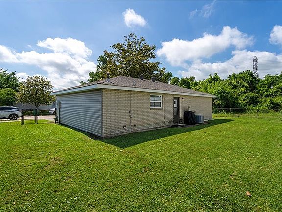 3rd image of 1338 Kenny Dr