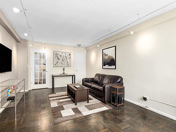 2nd image of 120 E 79th St APT 9B