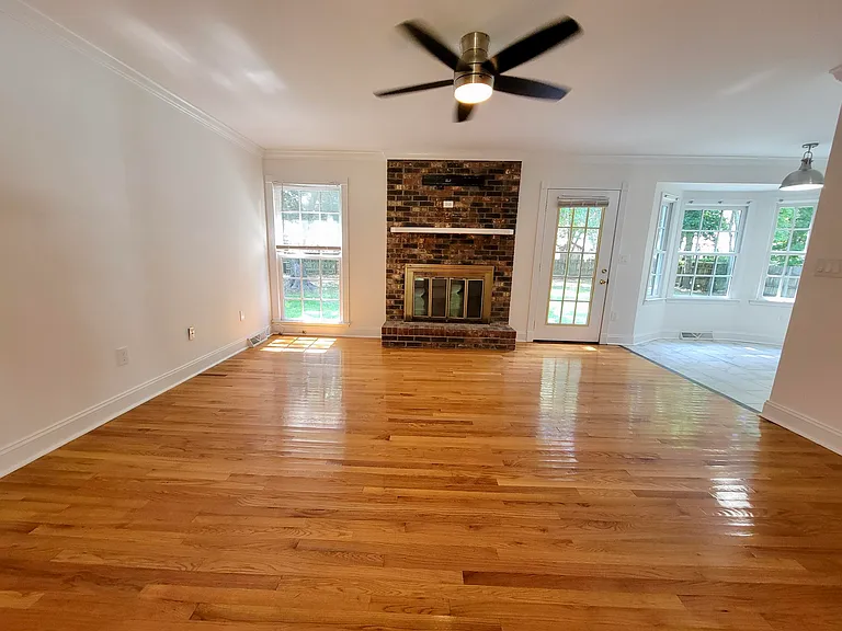 1003 Law Ln — Photo 7