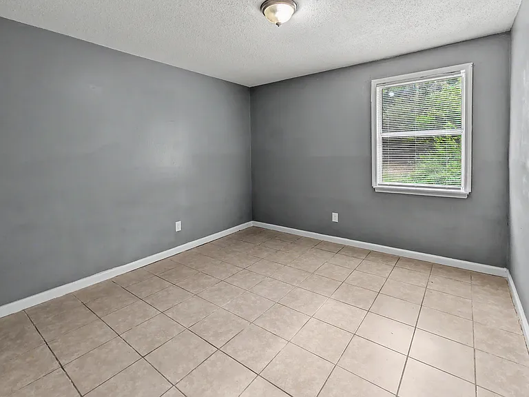 1007 Winton Ave #B — Photo 11
