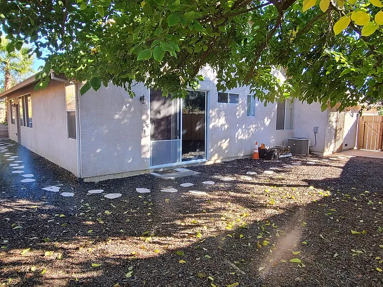 2413 Musk Ct — Photo 37