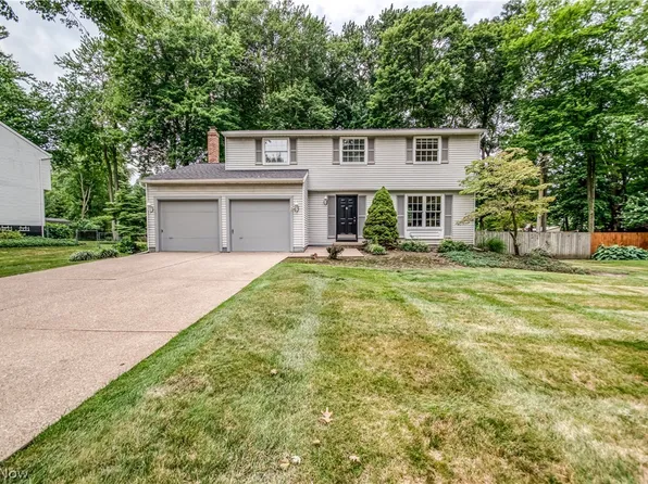 5828 Grovewood Dr, Mentor, OH 44060