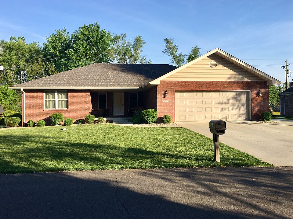 1st image of 1092 Governors Ln