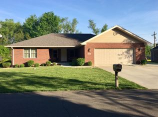 1092 Governors Ln, Seymour, IN 47274