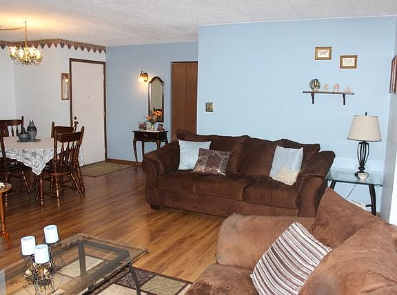 3rd image of 13751 S Lamon Ave APT 206