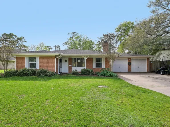 3036 Crest Dr, Dickinson, TX 77539