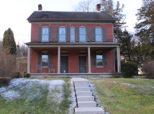 1447 Park Rd, Spring Grove, PA 17362